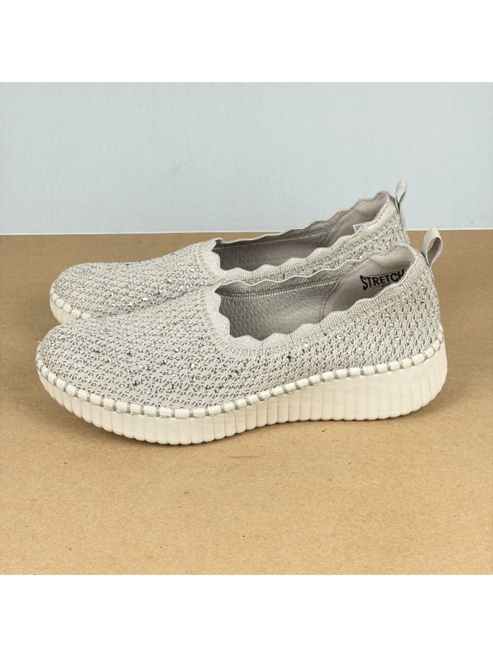 Skechers Wilshire Blvd Jeweled Knit Loafers Womens 9.5 Taupe Slip On Scalloped